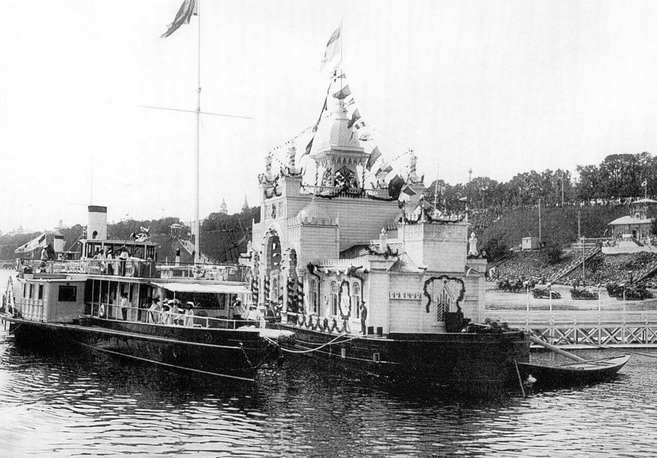 imperatorskijparoxod-_mezen_-u-yaroslavskoj-pristani